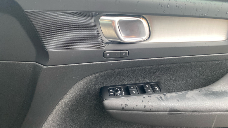 Volvo XC40 2.0 B3P Plus Dark 5dr Auto Petrol Estate